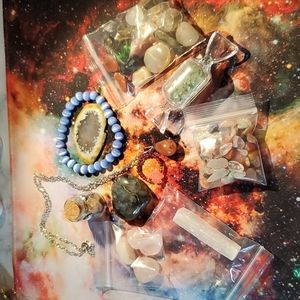 Small lot crystal and stones